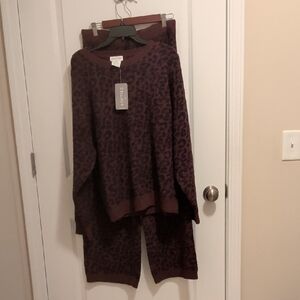 Softies Women's Leopard Pajama Set. Medium & New With Tags!